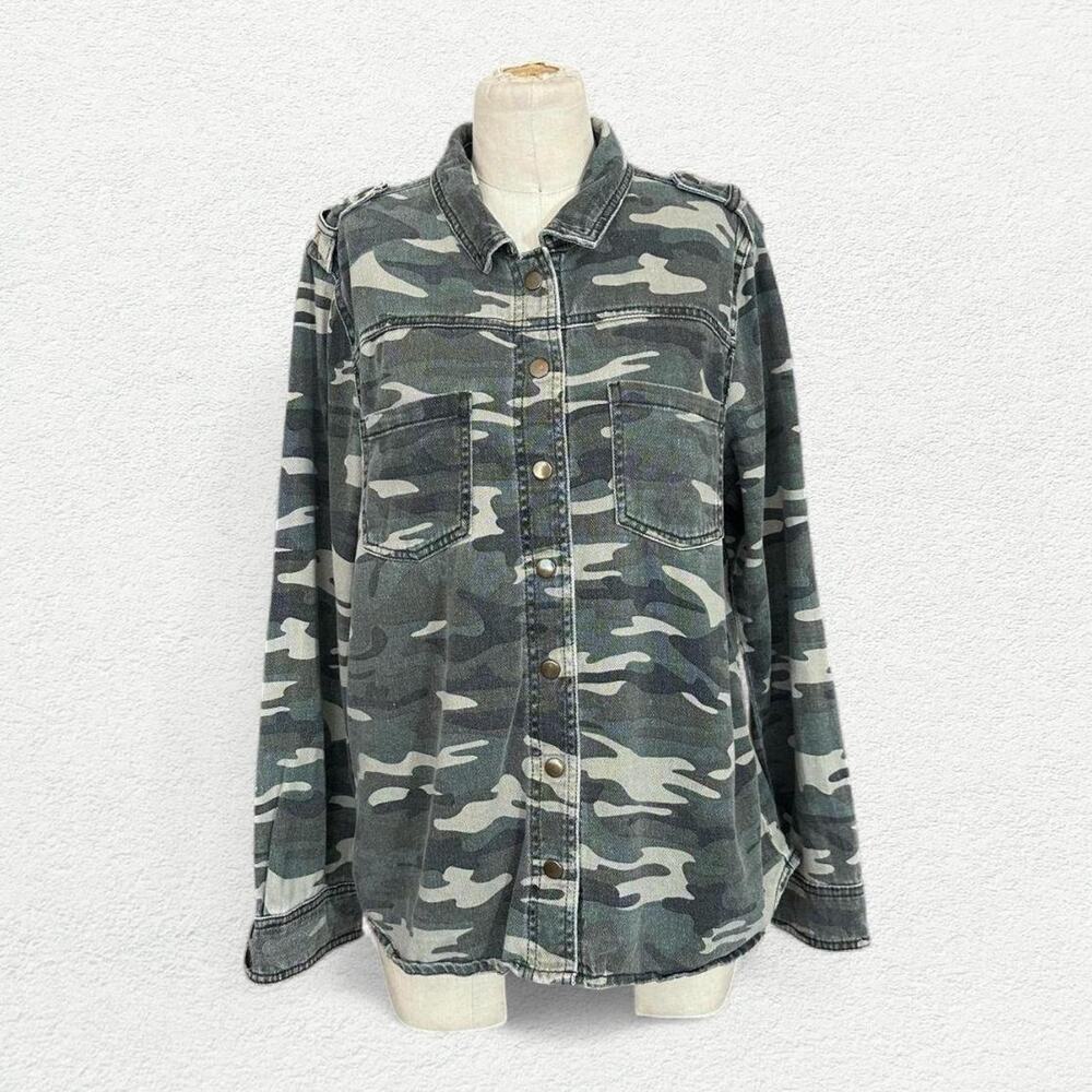 Forever 21 Camo Distressed Denim Shacket in Green